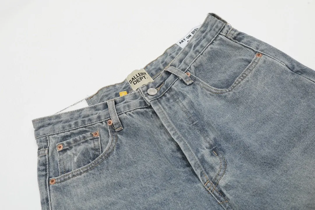 #8116 P260💰 Independent GALLERY DEPT. Vintage spliced cross loose washed flared jeans - truly restore the ultimate texture of Vintage - original hardware accessories, washed and other elevators, QR code analysis are all purchased from the original factory, high degree of restoration, welcome to compare with certain products ~ - three-dimensional version, loose and comfortable, not picky about the figure, taller and slimmer, factory Seiko, original quality control, same style for men and women, can be matched with couples, versatile recommendation, must-have jeans for all seasons -Size: 28 30 32 34 36